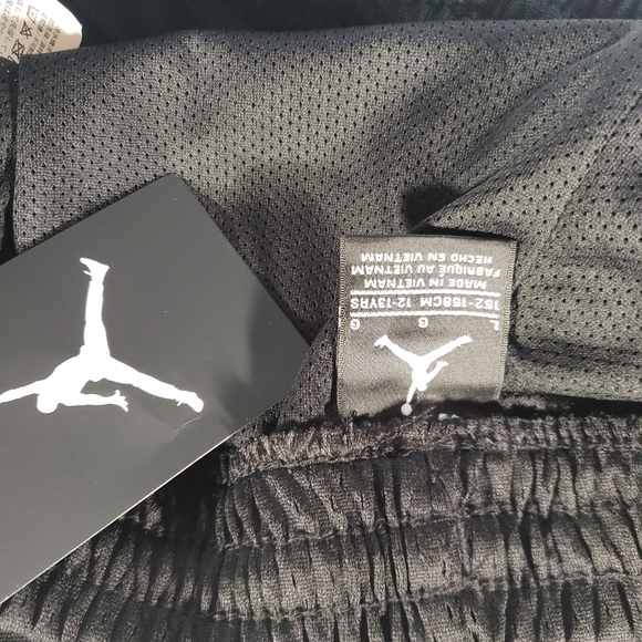NWT Boy's Jordan Shorts - Picture 5 of 5